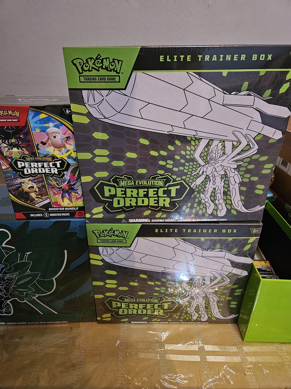 Pokémon Elite Trainer Box Mega Evolution Perfect Order - Green